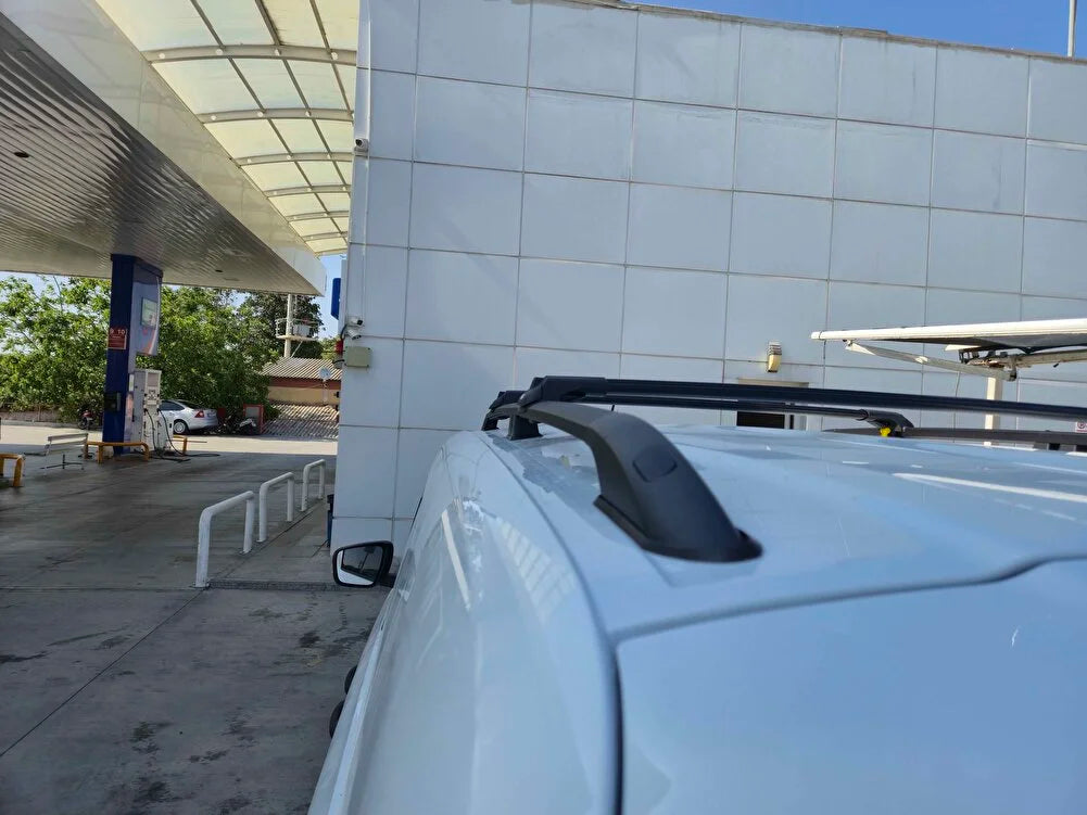 Nissan Townstar Uzun Şase 2021-2025 Araç Üstü Alüminyum Tavan Yan Rayları Plus Serisi - Gri