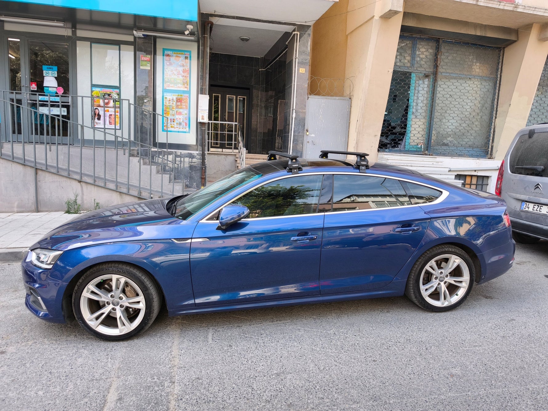 Audi A5 Sportback 2017-2024 Oluksuz Üst Tavan Portbagaj Taşıyıcı Ara Atkısı Toros Serisi Pro 4 Gri