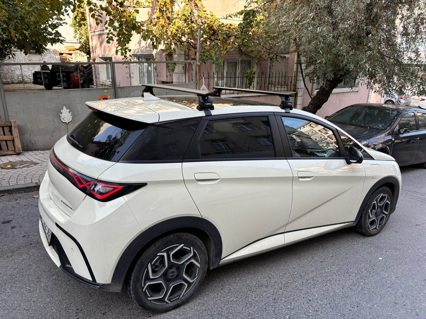 Byd SEALION 7 Tavan Portbagaj Taşıyıcı Ara Atkısı Toros Serisi Pro 4, Siyah