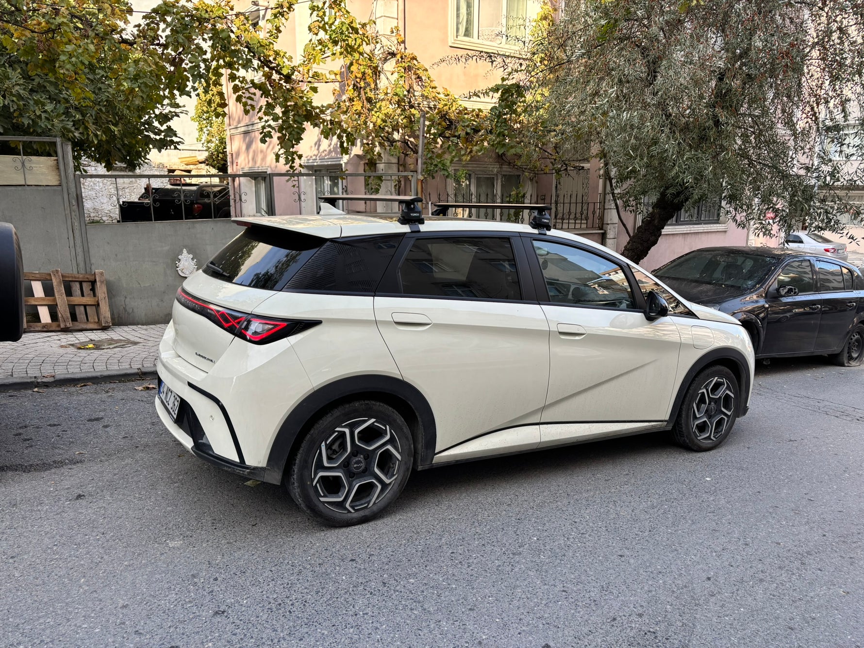 Byd SEALION 7 Tavan Portbagaj Taşıyıcı Ara Atkısı Toros Serisi Pro 4, Siyah