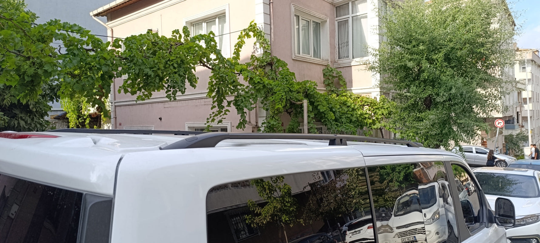 Ford Transit Custom L2 Uzun (2023-2026) Alüminyum Tavan Rayları, Plus - Siyah