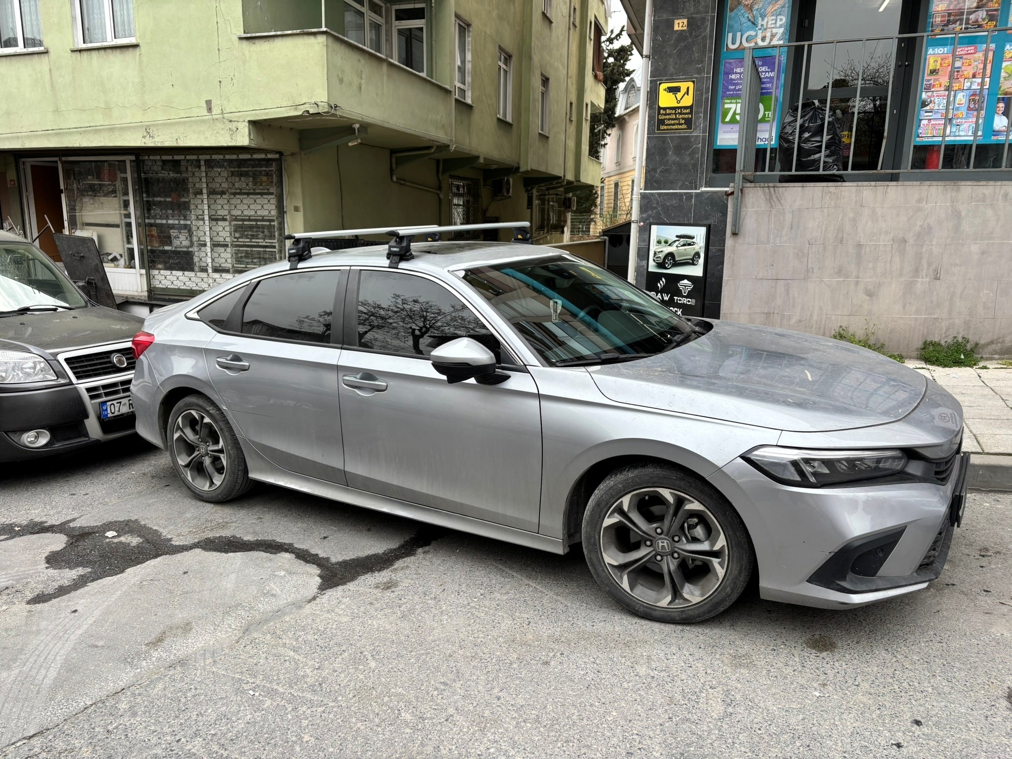 Honda Civic Hatchback 2021-2025 Oluksuz Üst Tavan Portbagaj Taşıyıcı Ara Atkısı Toros Serisi Pro 4 Siyah