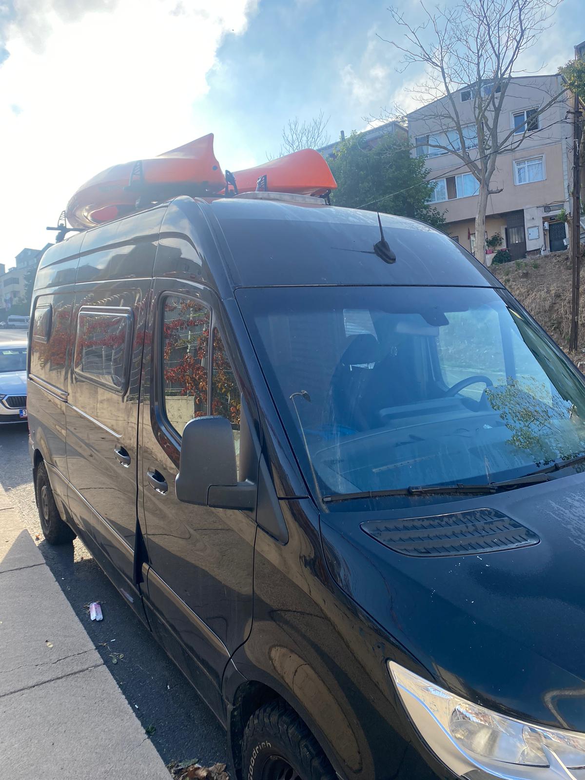 H1 Ladder Roof Rack 2018- On Sprinter Low Roof (144 WB) Roof Rack Siyah