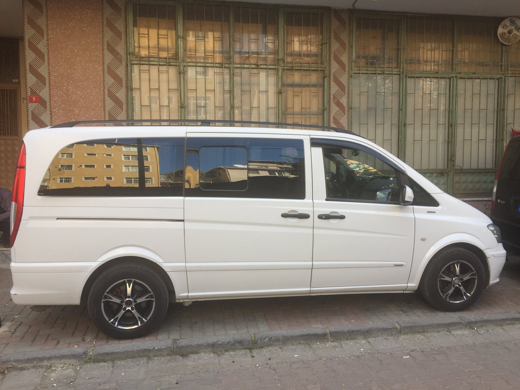 Mercedes Vito W639 Mwb 2003-2014 Araç Üstü Alüminyum Tavan Yan Rayları Plus Serisi - Siyah