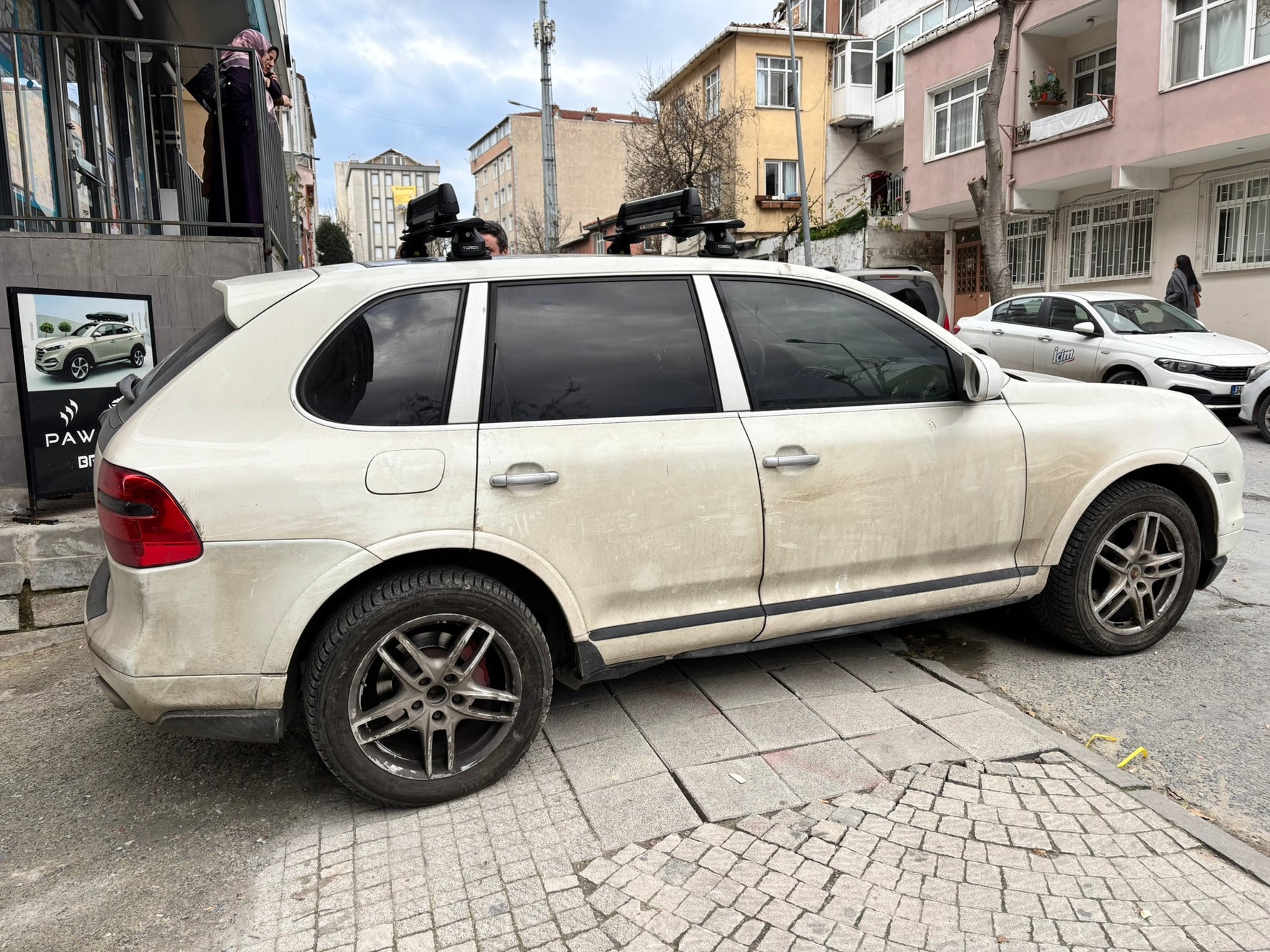 Porsche Cayenne (9PA) 2002-2010 Tavan Taşıyıcı Ara Barlar – Vidalı Montaj, Pro 6 Gri