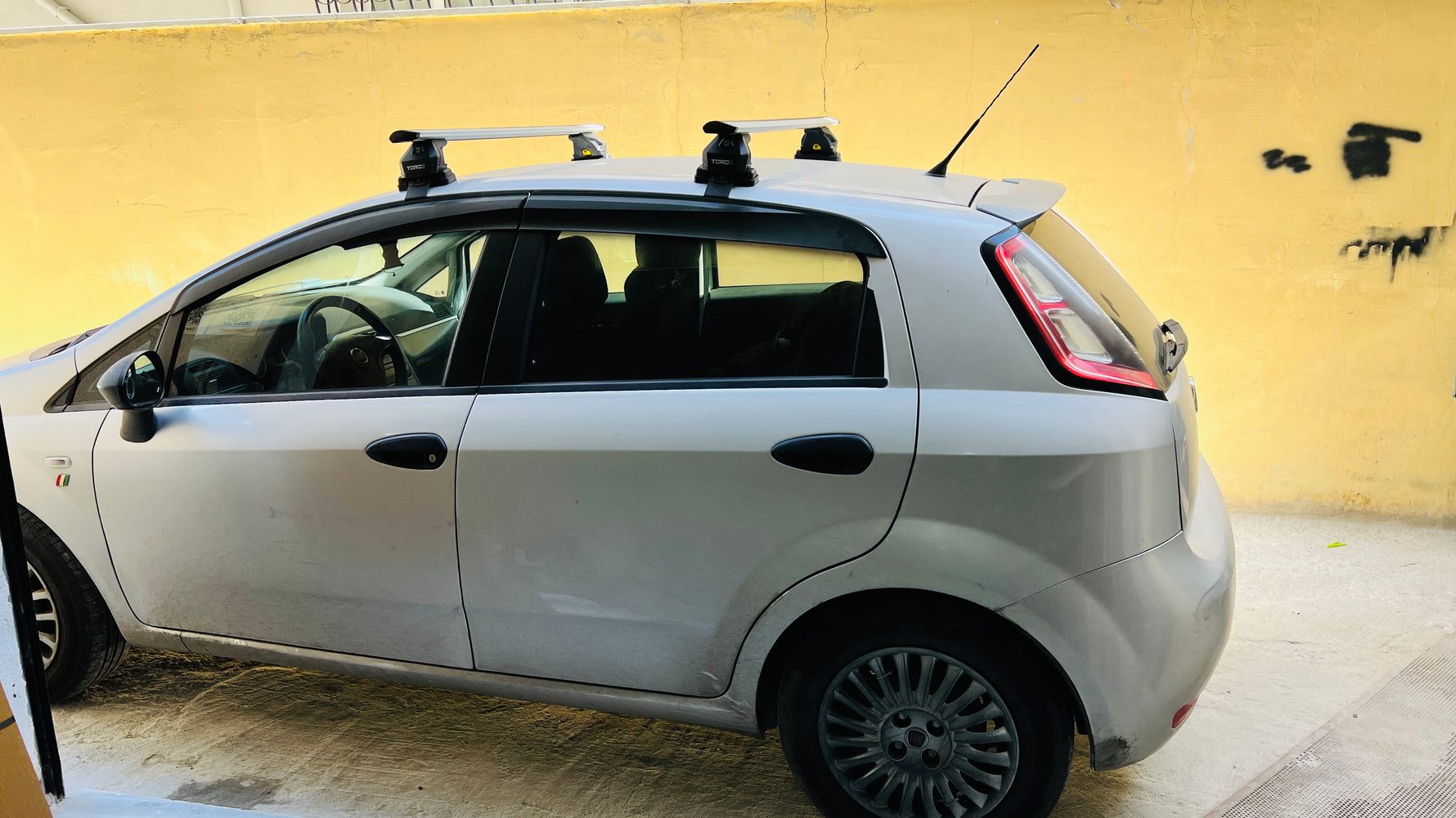Fiat Punto (2012- Sonrası) Portbagaj Taşıyıcı Ara Atkısı Toros Pro 4 Siyah