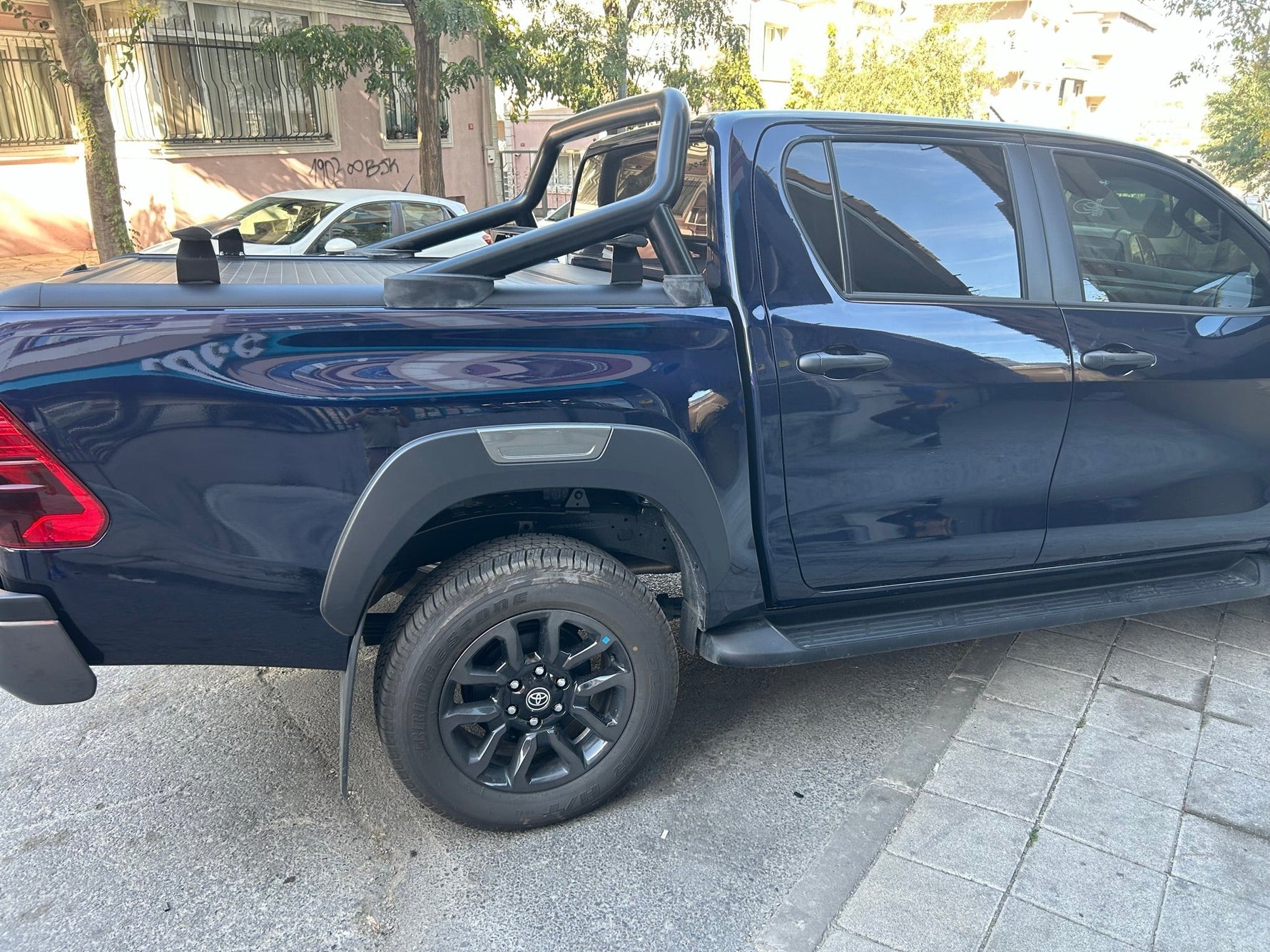 Toyota Hilux MK9 (2026-2027) | Pro 6 Kasa Üstü Ara Atkısı Taşıyıcı Bar Siyah