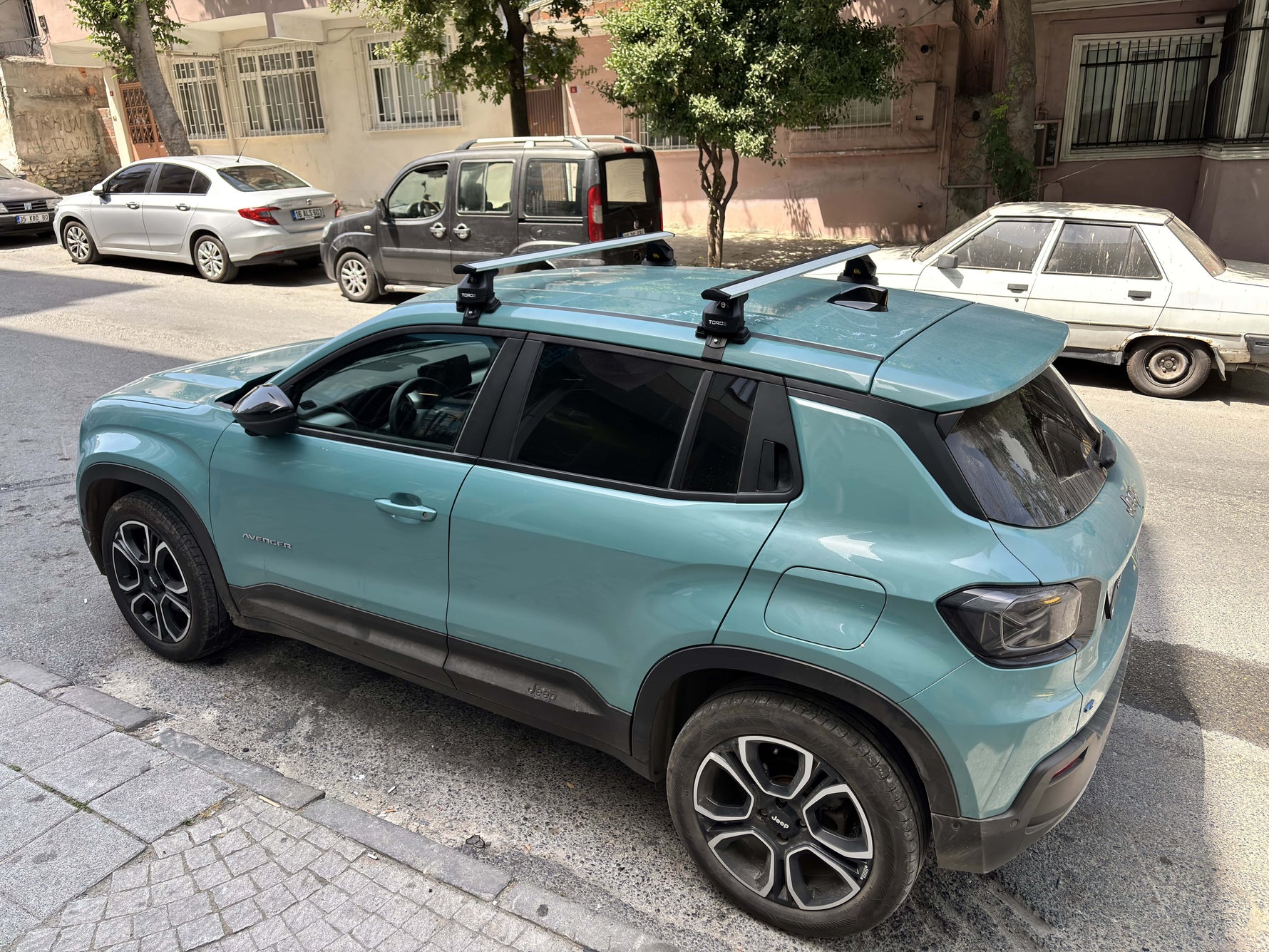 Jeep Avenger (2022-2025) Tavan Portbagaj Taşıyıcı Ara Atkısı Toros Serisi Pro 4, Siyah