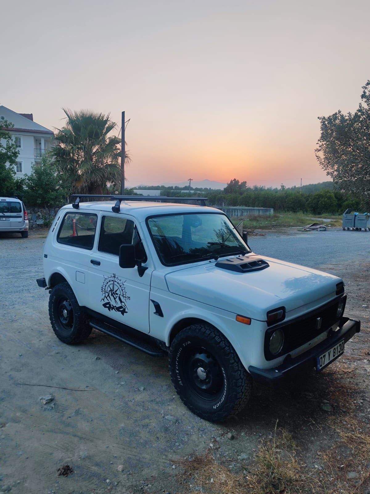 Lada Niva 1977 -2025 Yagmur Oluklu Üst Tavan Taşıyıcı Ara Atkısı Paw Siyah