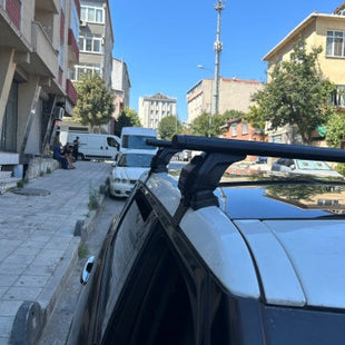 Land Rover Evoque L551 2019-2025 Oluksuz Üst Tavan Portbagaj Taşıyıcı Ara Atkısı Toros Serisi Pro 4 Siyah