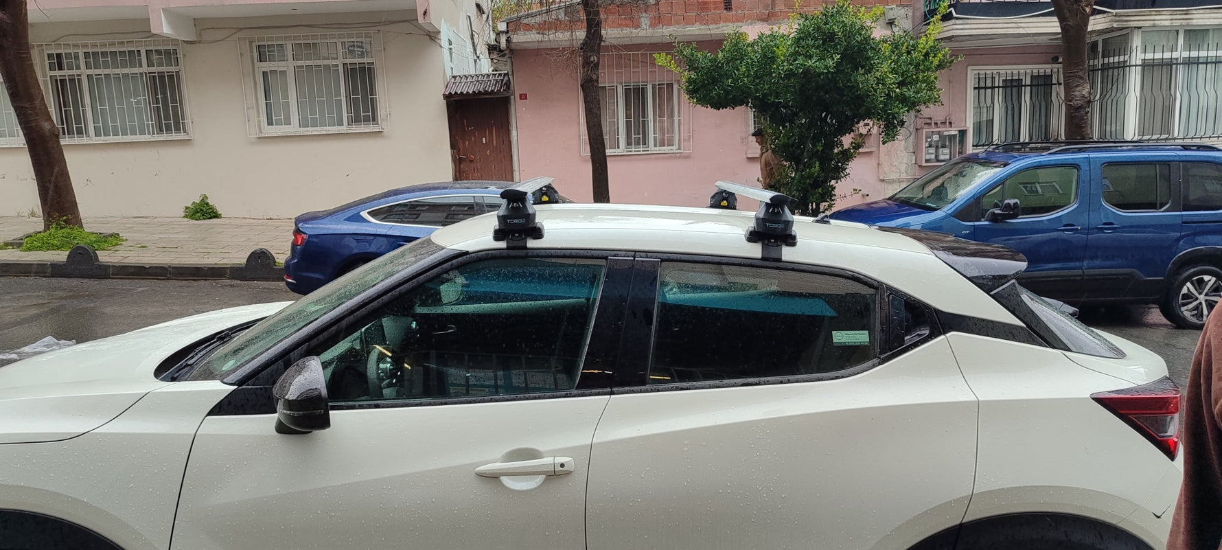 Nissan Juke 2020-2025 Oluksuz Üst Tavan Portbagaj Taşıyıcı Ara Atkısı Toros Serisi Pro 4 Siyah