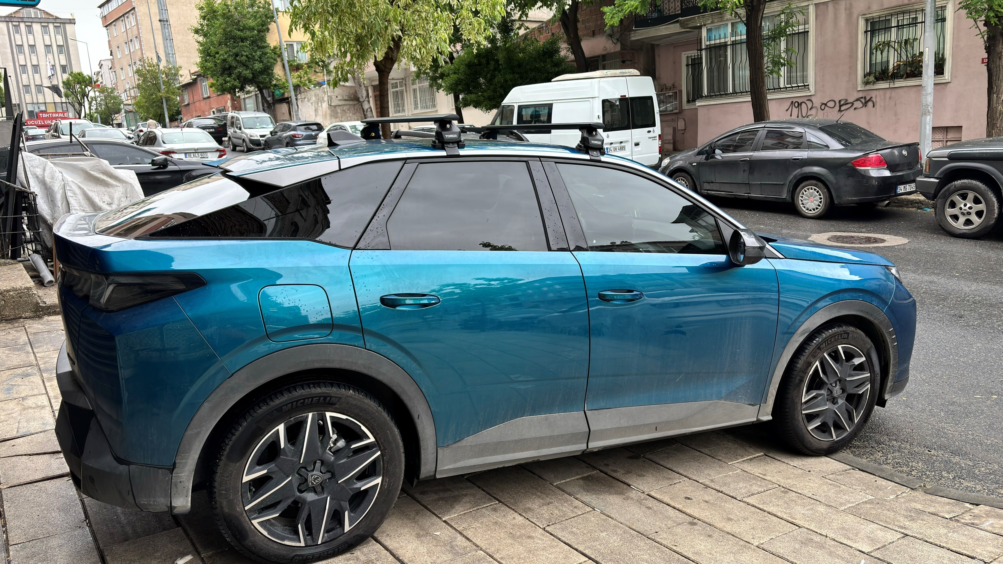 Peugeot 3008 2024- Up Oluksuz Üst Tavan Portbagaj Taşıyıcı Ara Atkısı Toros Serisi Pro 4 Siyah