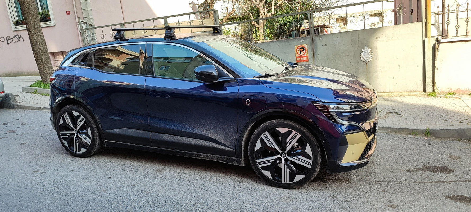Renault Megane E-Tech (2023-2026) Tavan Portbagaj Taşıyıcı Ara Atkısı Toros Serisi Pro 4, Gri