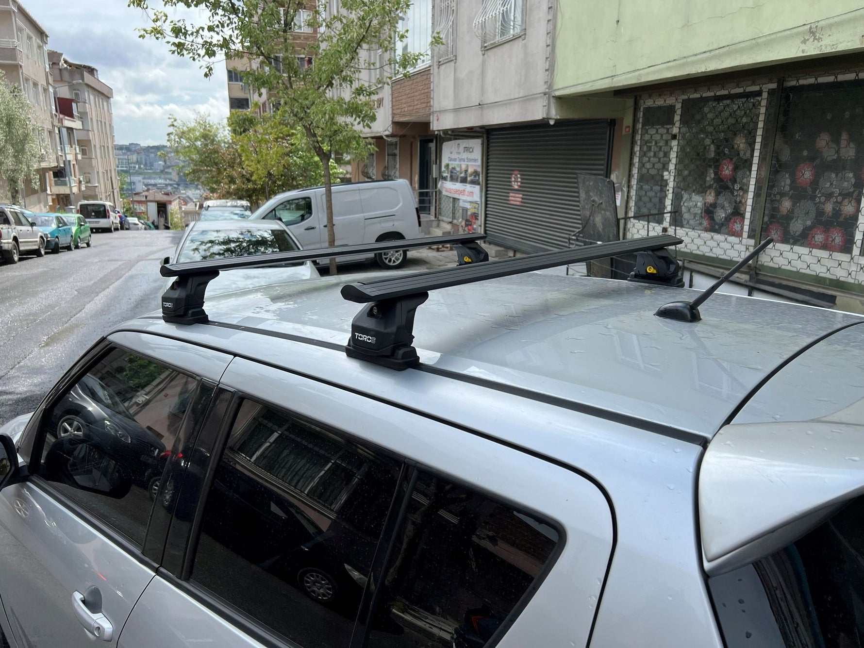 Suzuki Swift 2010-2017 Tavan Taşıyıcı Ara Barlar – Vidalı Montaj, Toros Fix Pro, Gri