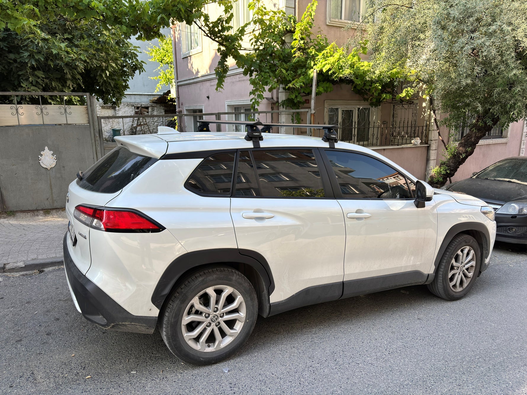 Toyota Corolla Cross Portbagaj Taşıyıcı Ara Atkisi - Ara Bar, Paw Pro 2, Gri