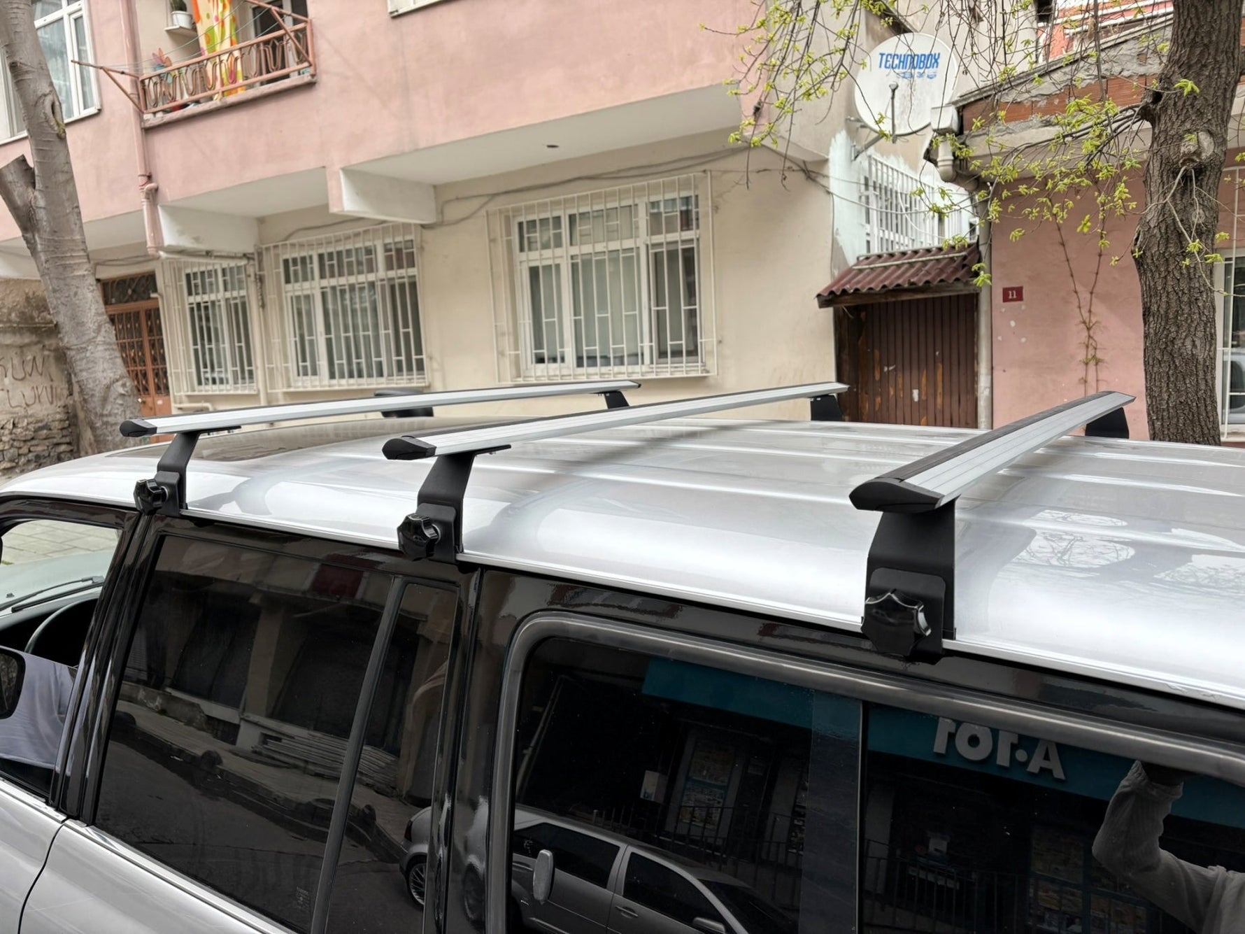 Toyota Land Cruiser Vx 80 Yagmur Oluklu Üst Tavan Taşıyıcı Ara Atkısı Paw Gri