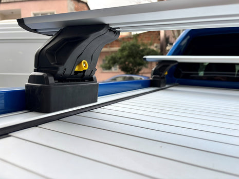 Volkswagen Amarok Aventura (2020-2025) Kasa Üstü Bed Rack Taşıyıcı Bar – Siyah | Kilitli Sistem | Vida Montajlı