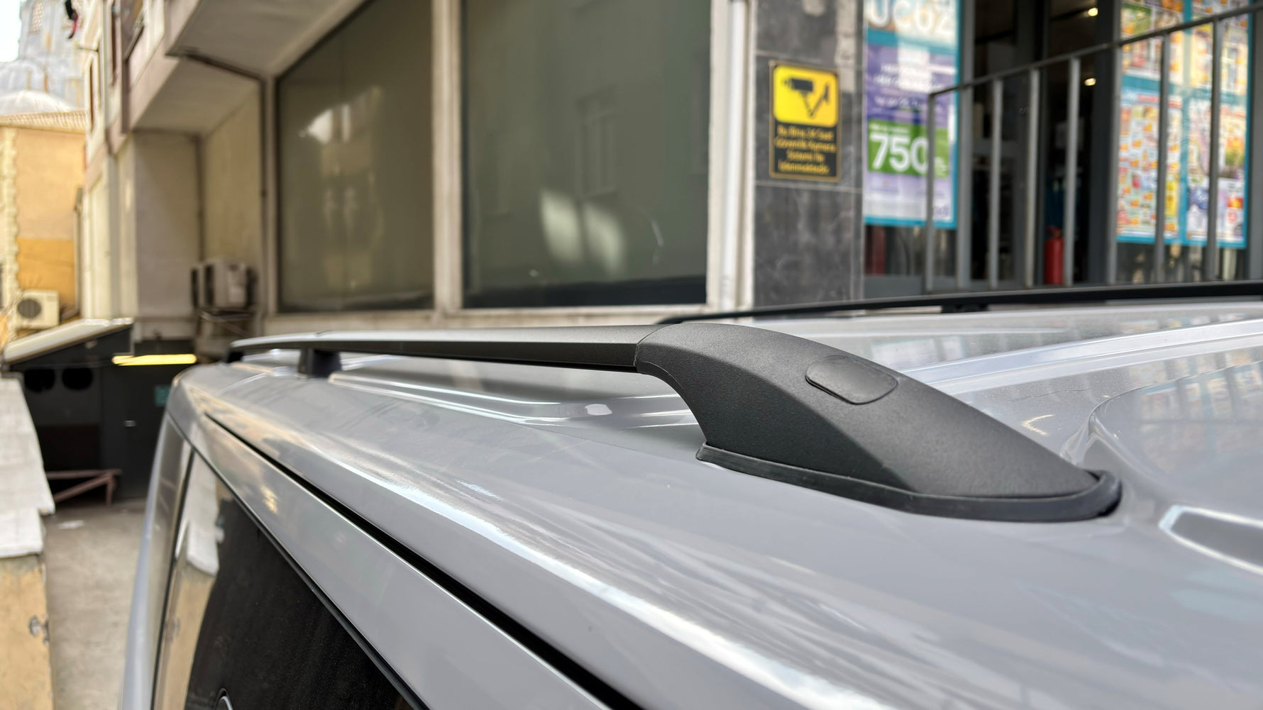 Opel Vivaro (MK3) 2019-2025 Uzun Şase Araç Üstü Alüminyum Tavan Yan Rayları Plus Serisi - Gri