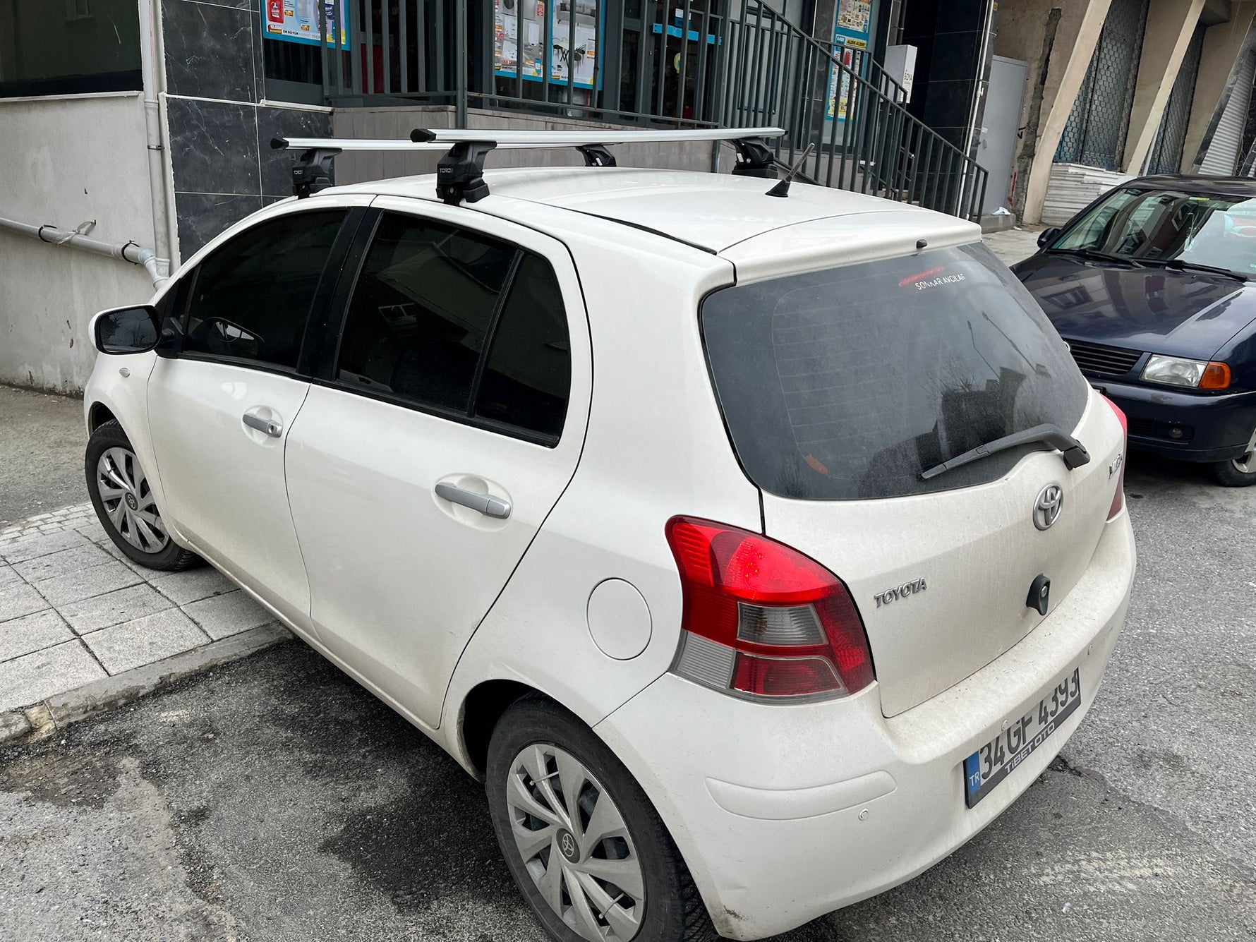 Toyota Yaris Hb 2006-2011 Oluksuz Üst Tavan Portbagaj Taşıyıcı Ara Atkısı Toros Serisi Pro 4 Gri