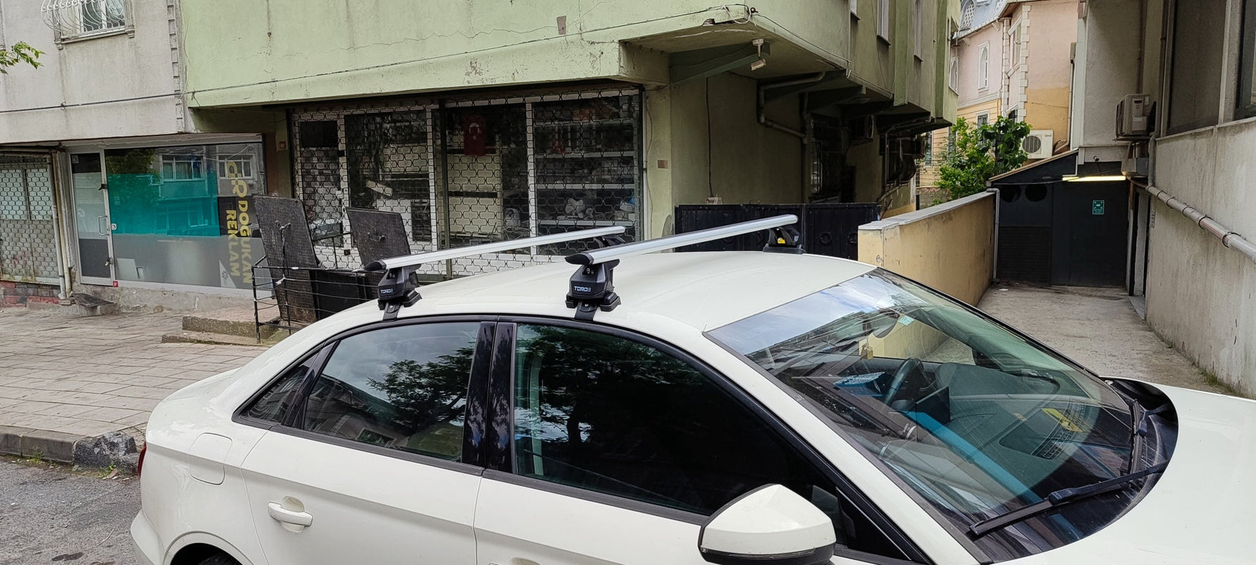 Audi A3 2013-2020 Sedan Oluksuz Üst Tavan Portbagaj Taşıyıcı Ara Atkısı Toros Serisi Pro 4 Gri