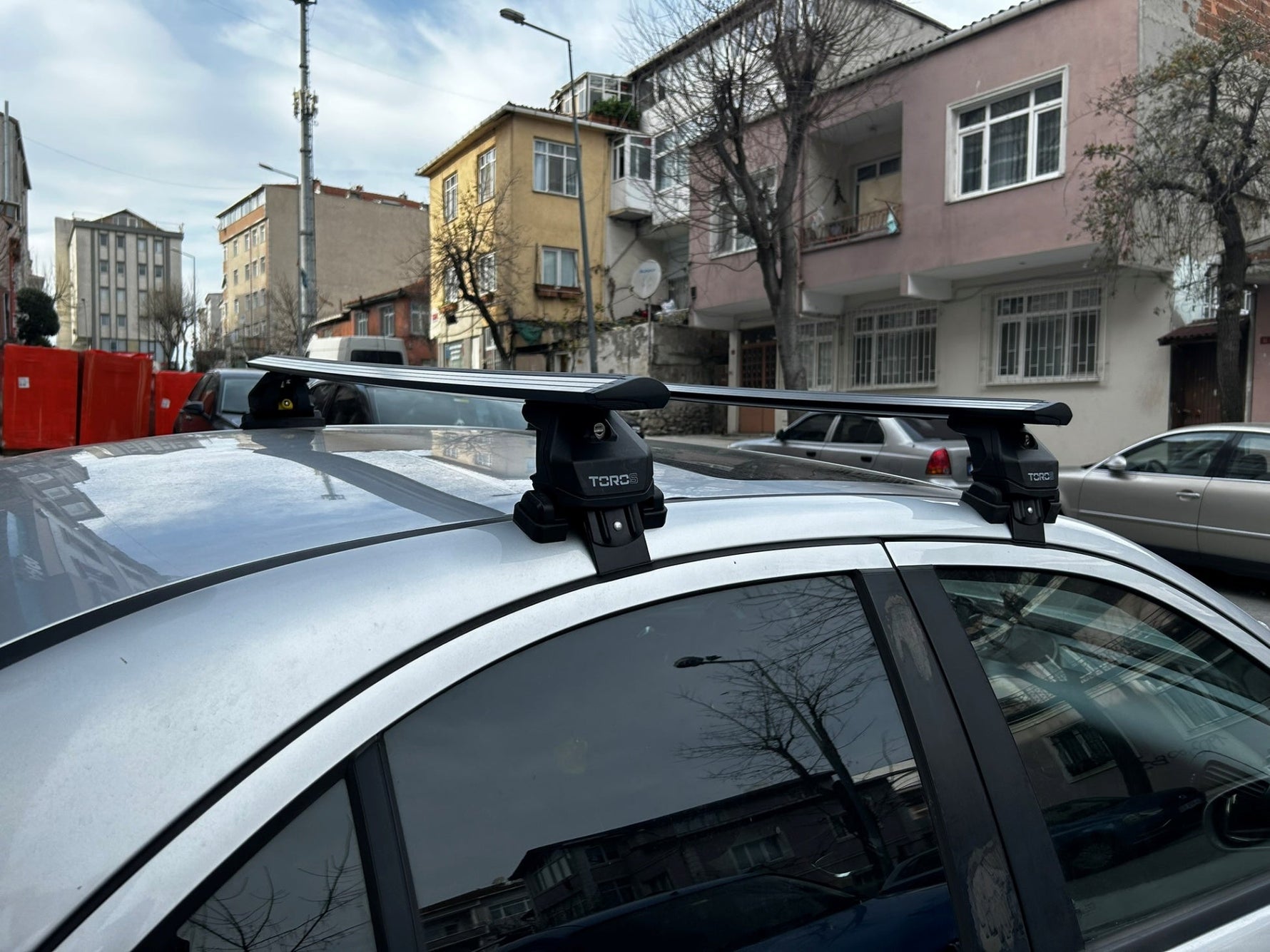 Mercedes C Sedan Series W203 Oluksuz Üst Tavan Portbagaj Taşıyıcı Ara Atkısı Toros Serisi Pro 4 Siyah