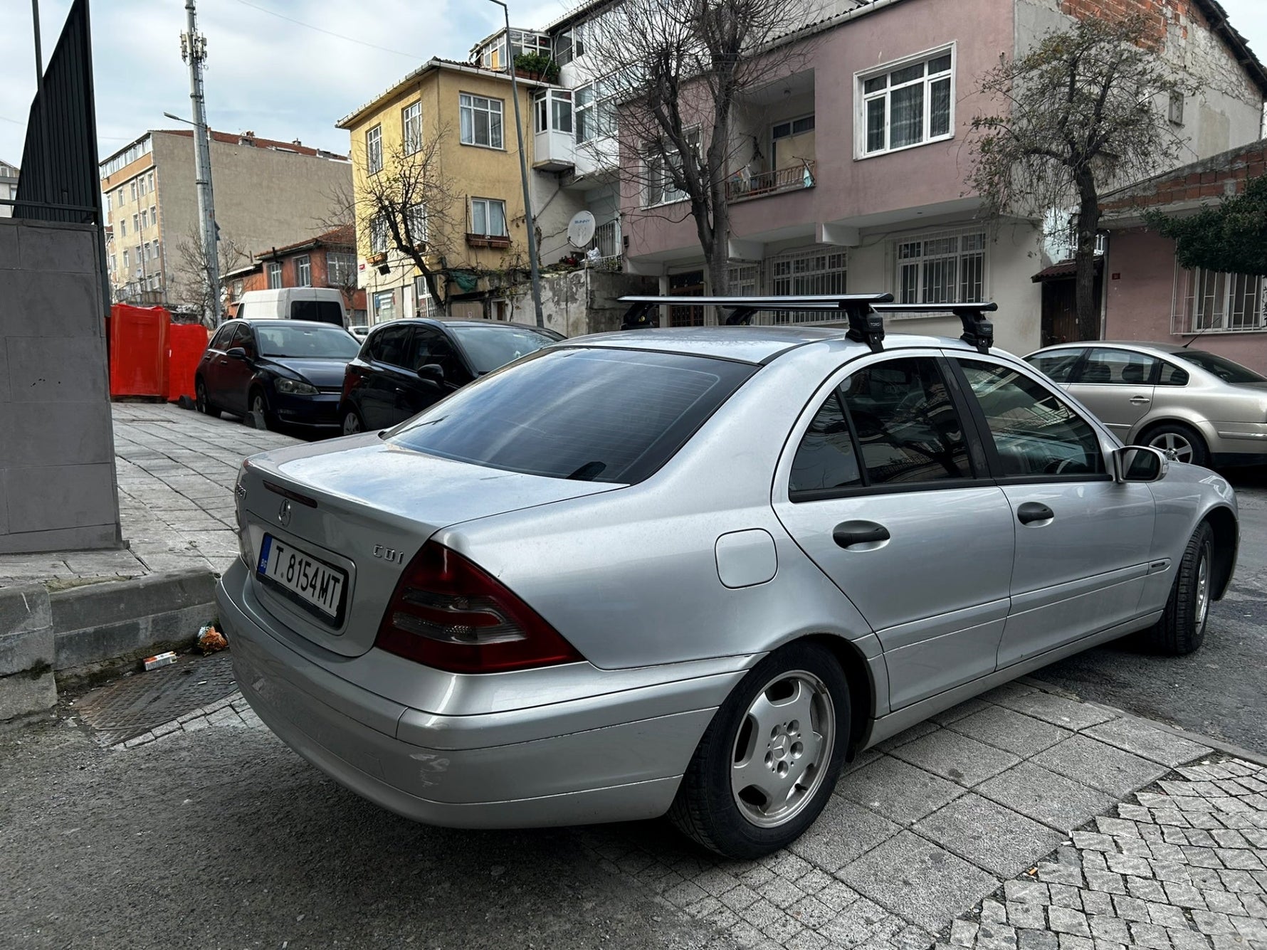 Mercedes C Sedan Series W203 Oluksuz Üst Tavan Portbagaj Taşıyıcı Ara Atkısı Toros Serisi Pro 4 Siyah