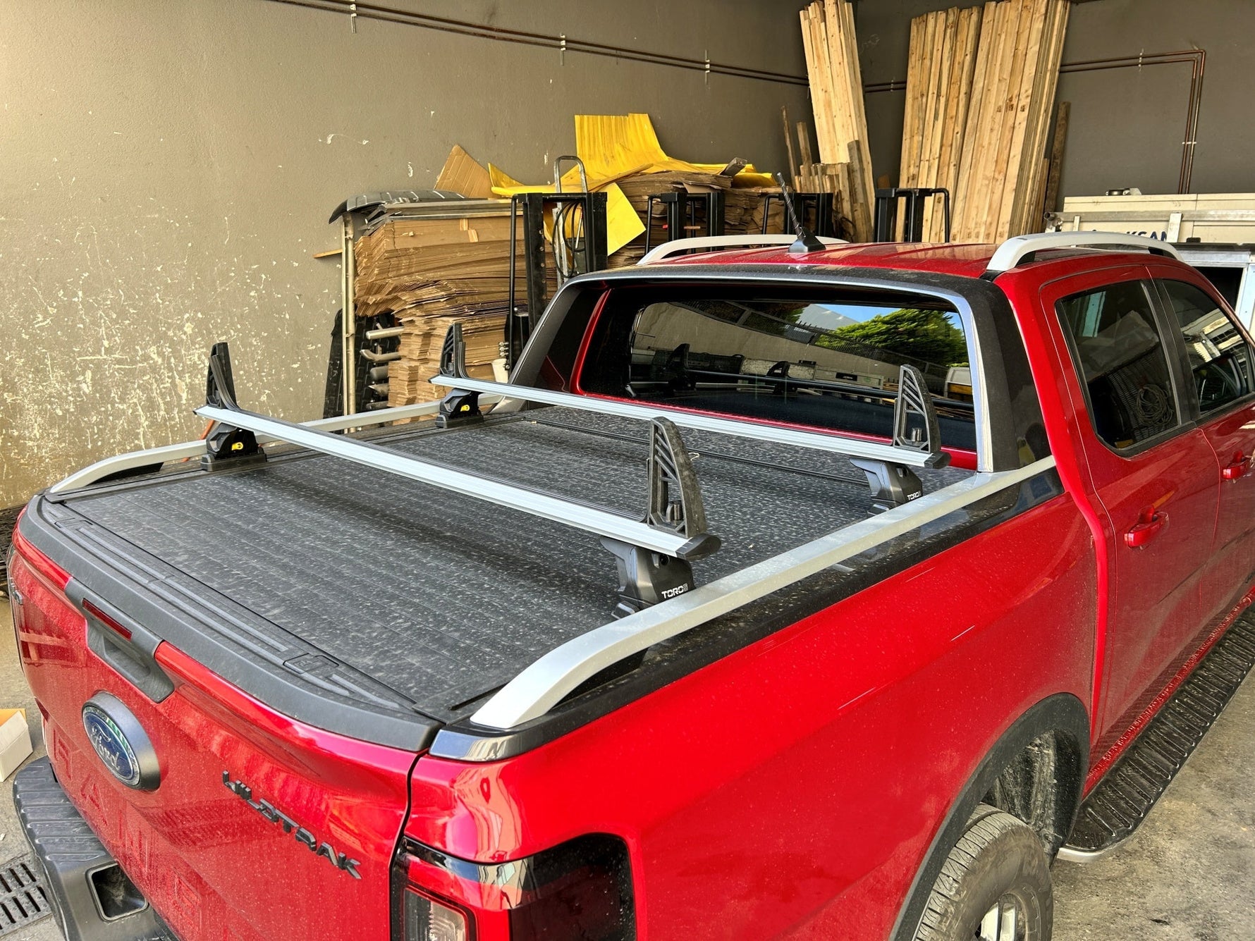 SsangYong Musso Grand Kasa Üstü Bed Rack Taşıyıcı Bar – Gri | Kilitli Sistem | Vida Montajlı