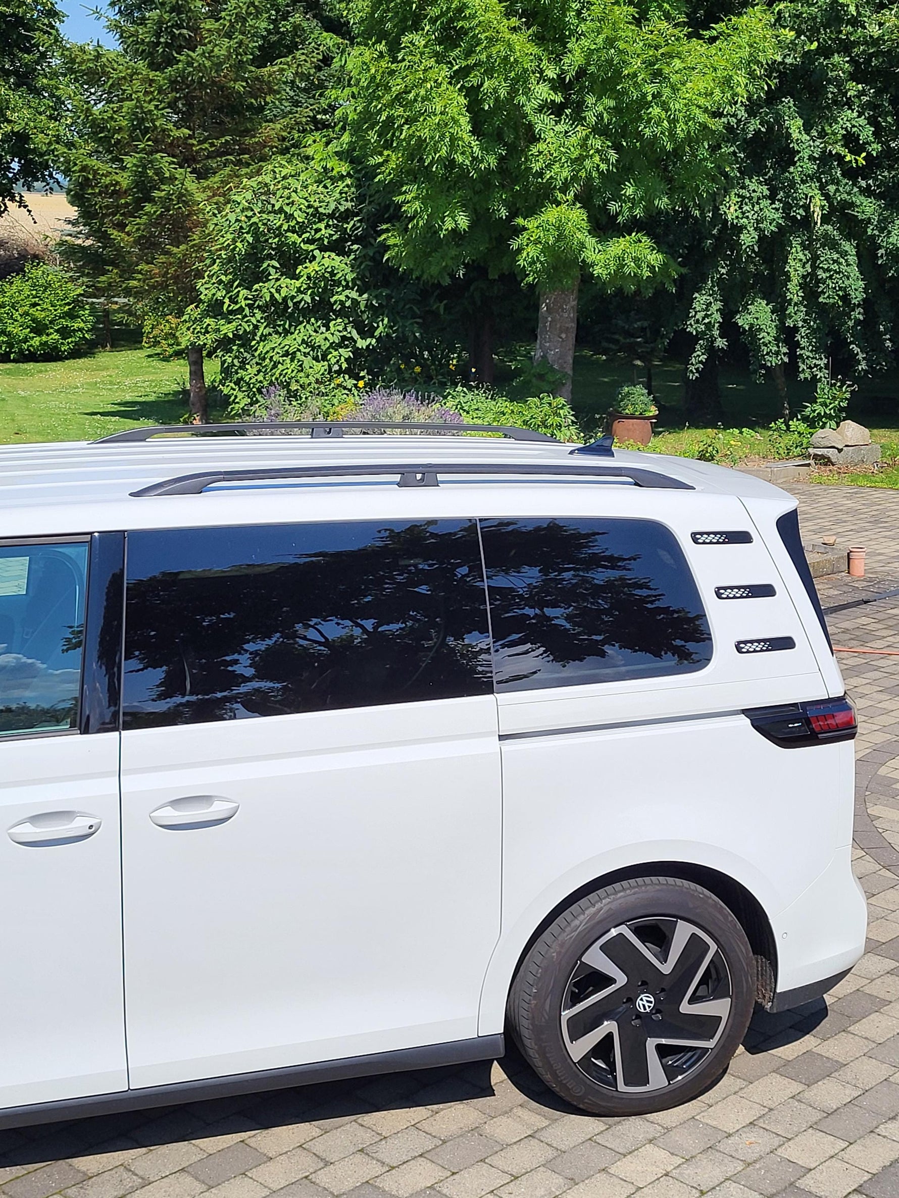 Volkswagen Id. Buzz Uzun Şase Araç Üstü Alüminyum Tavan Yan Rayları Plus Serisi - Siyah