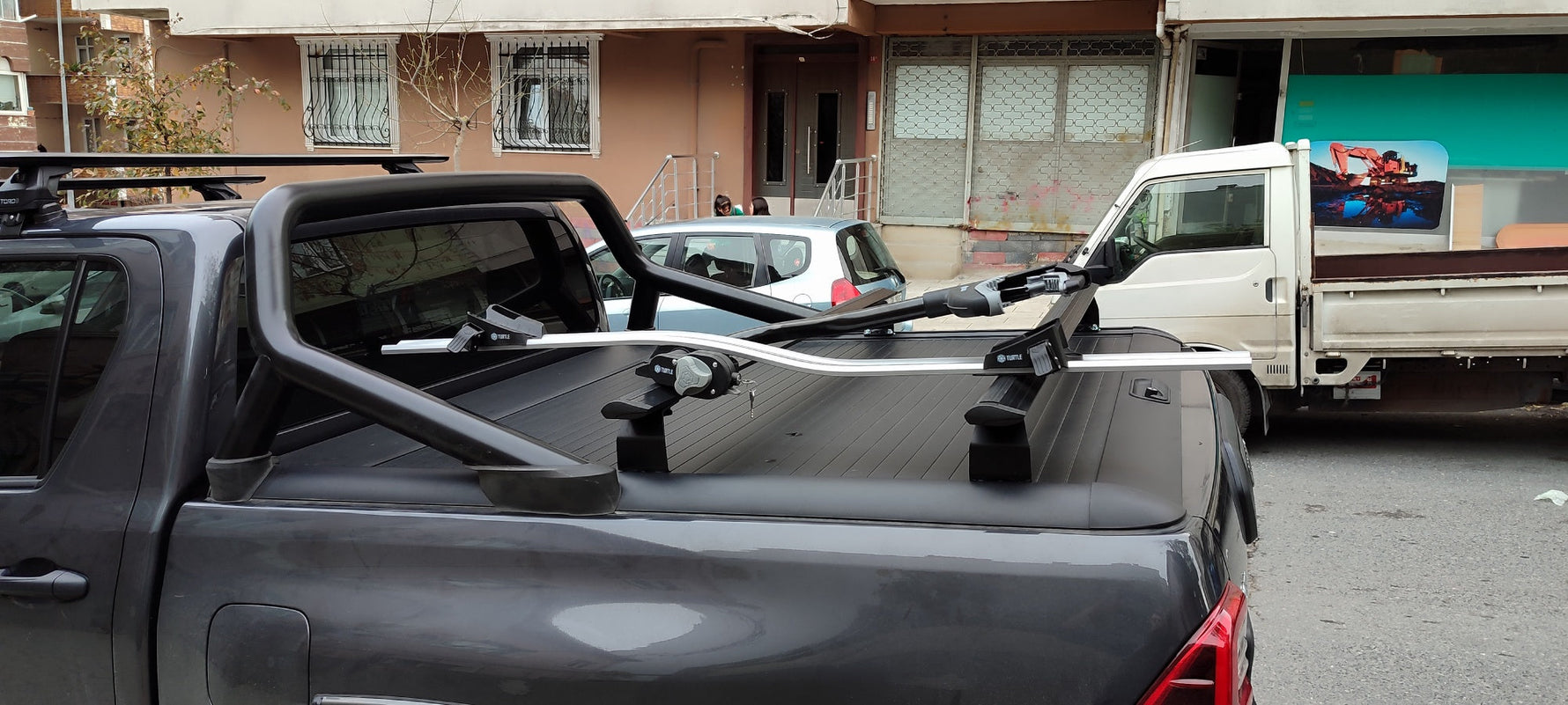 Toyota Hilux (2015-2025) Kasa Üstü Bed Rack Taşıyıcı Bar – Gri