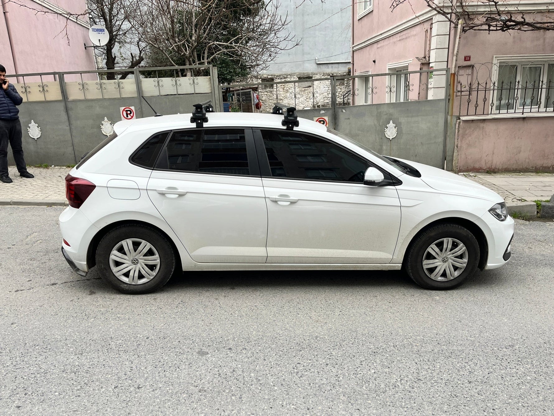 Volkswagen Polo 5D 2018-2025 Oluksuz Üst Tavan Portbagaj Taşıyıcı Ara Atkısı Toros Serisi Pro 4 Siyah